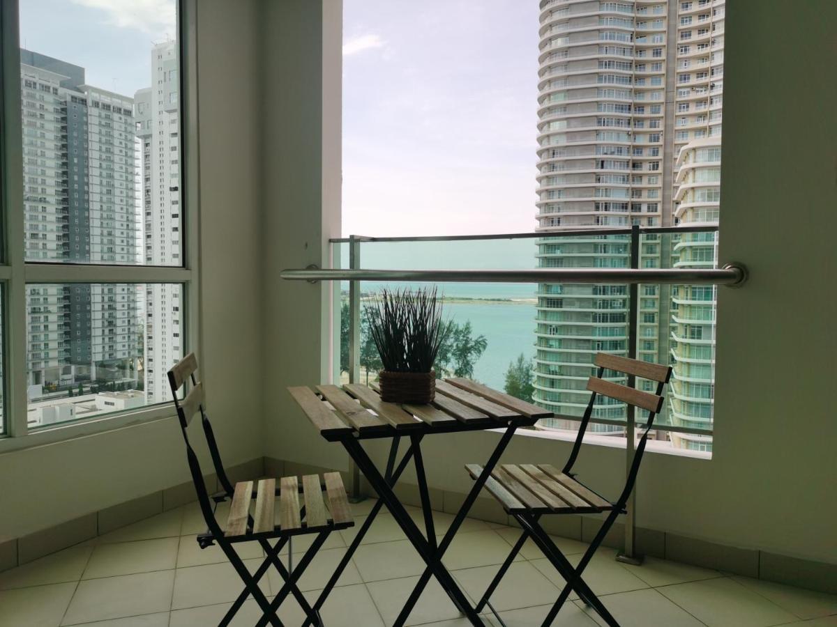 Family Suites At Mansion One By Maj George Town Exterior foto